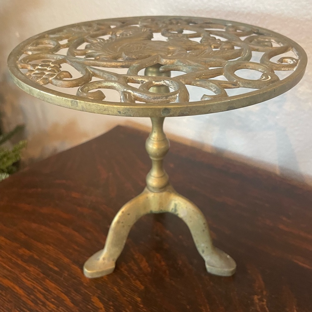 Antique Vintage Squirrel Gilt Brass Mini Tripod Table Tea Trivet Plant Stand - Picture 7 of 13